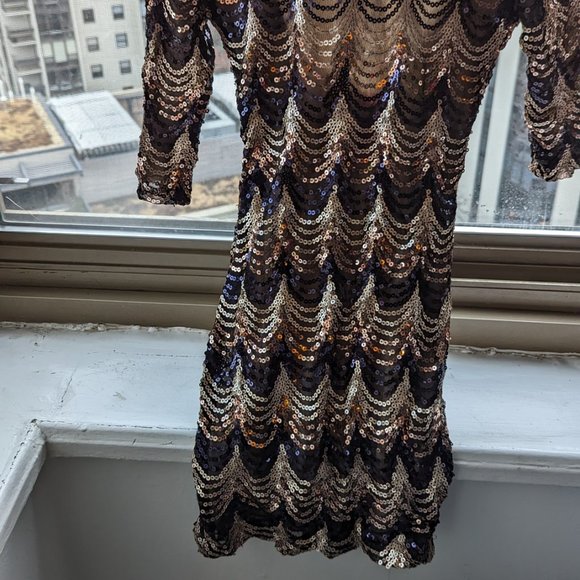 A'GACI Met Gold Mini Dress - Picture 4 of 16